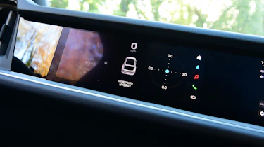 Porsche Cayenne vs BMW X5 - Porsche Cayenne infotainment screen passanger side