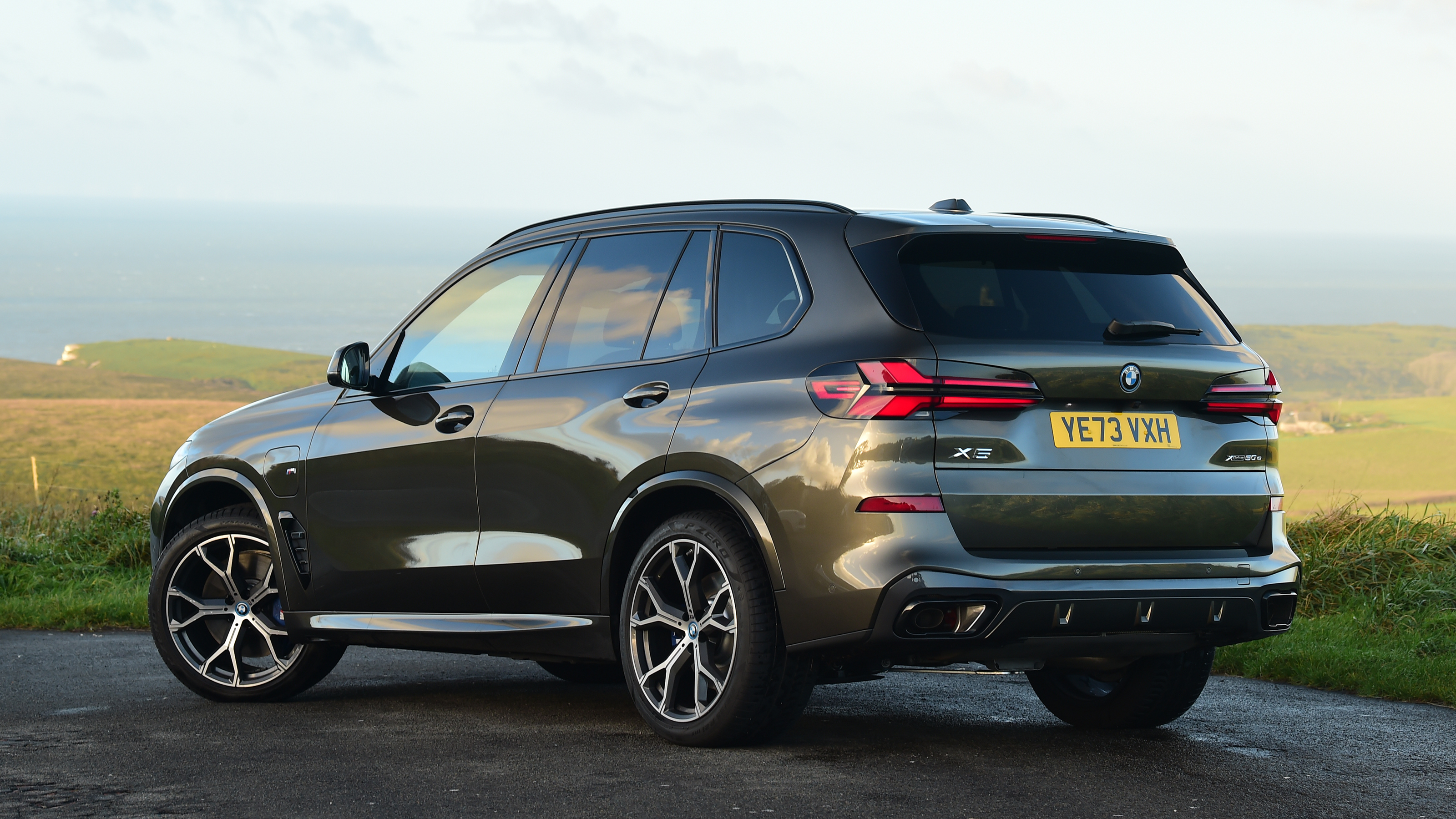 Porsche Cayenne vs BMW X5 - BMW X5 rear static 