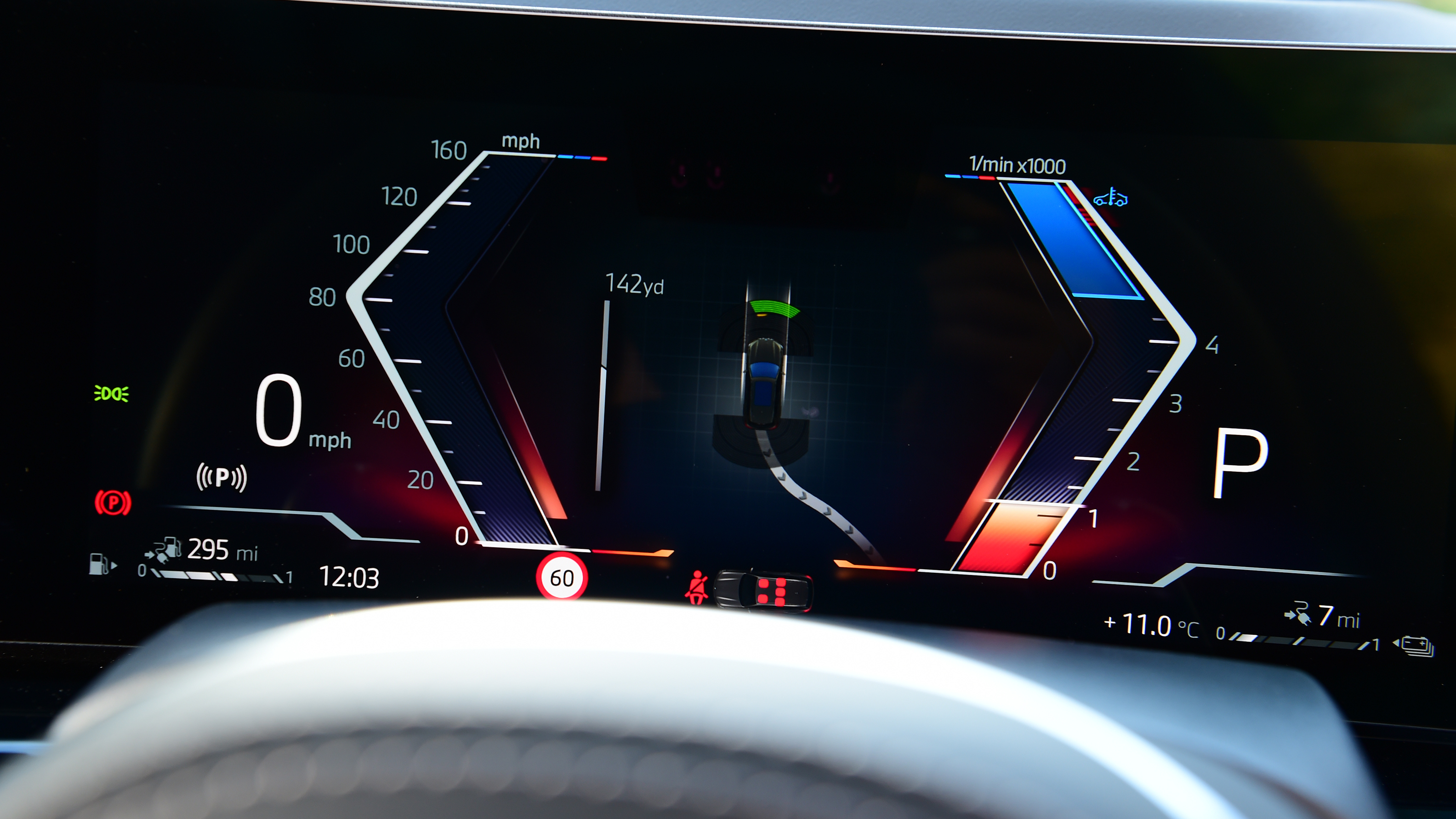 Porsche Cayenne vs BMW X5 - BMW X5 digital instrument cluster 
