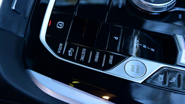Porsche Cayenne vs BMW X5 - BMW X5 centre console