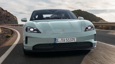 Porsche Taycan 4S facelift - full front