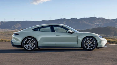 Porsche Taycan 4S facelift - side