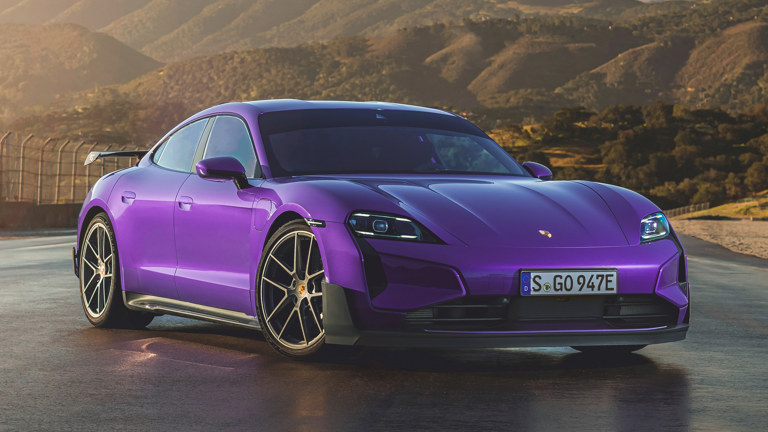 Porsche Taycan Turbo GT - front