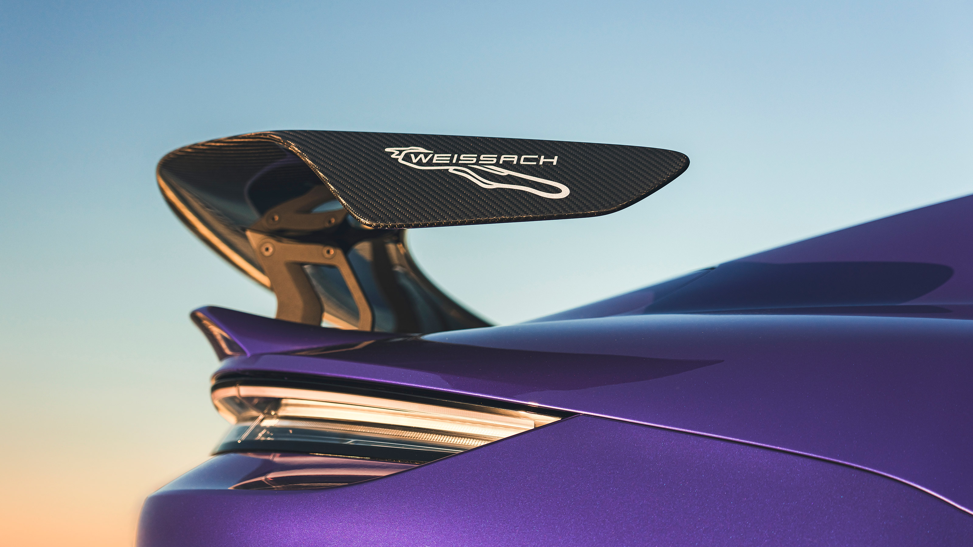 Porsche Taycan Turbo GT - rear wing