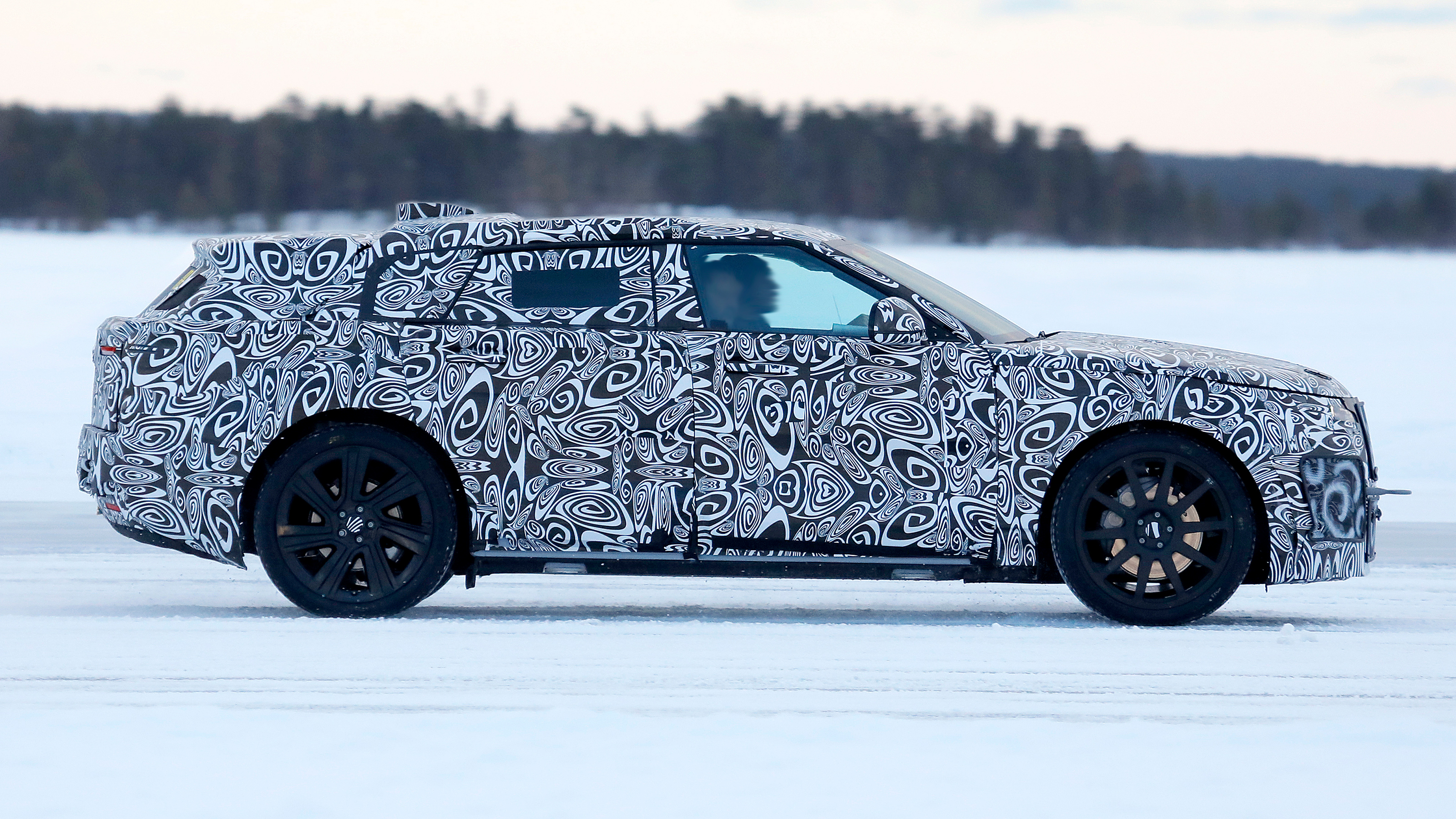 Range Rover Velar replacement EV - side 