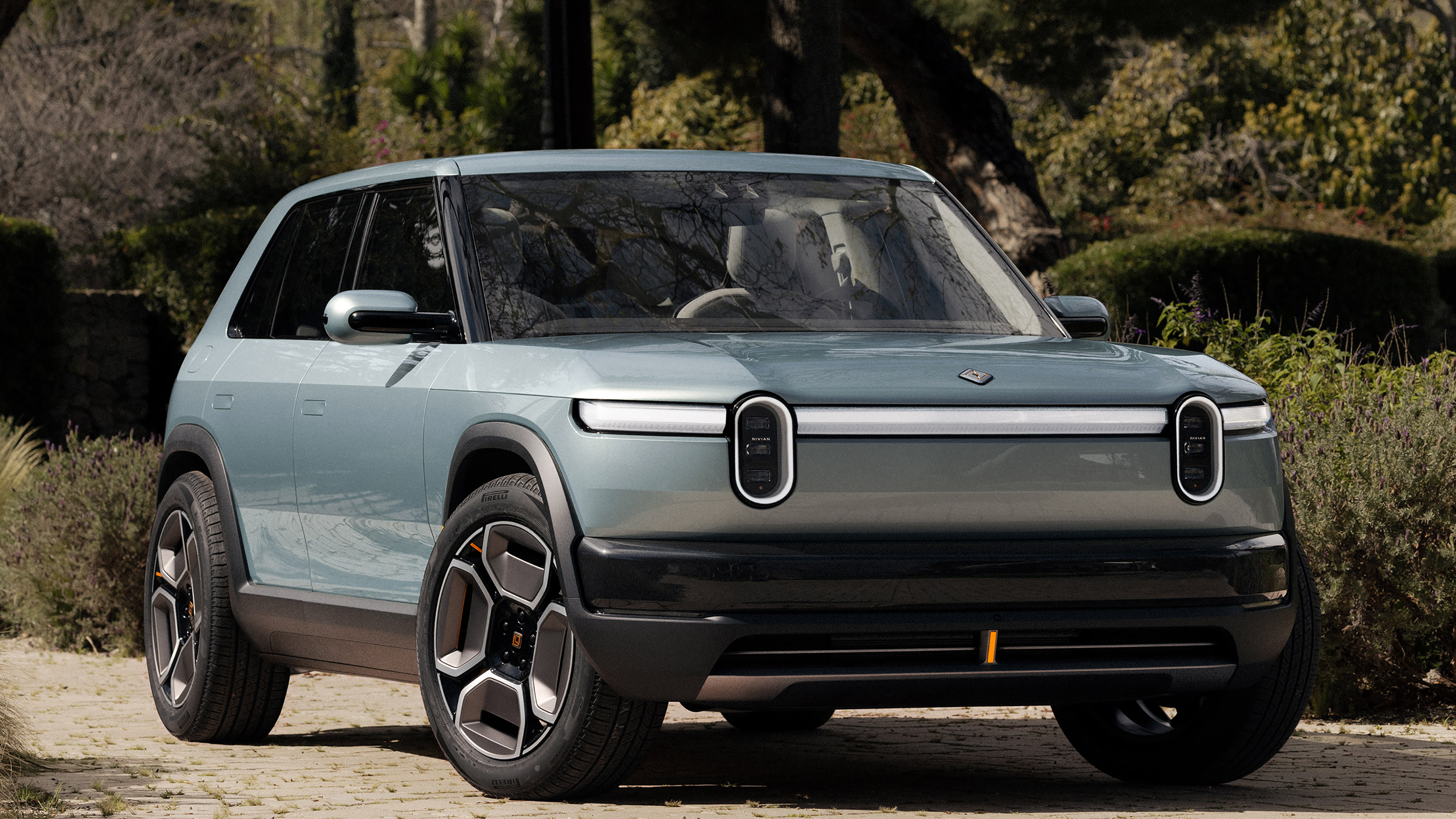 Rivian R3 - front static