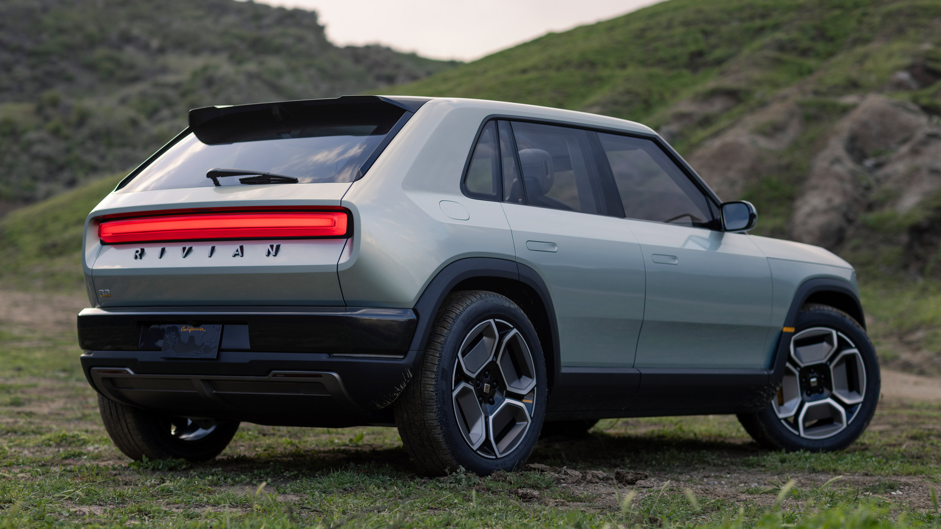 Rivian R3 - rear