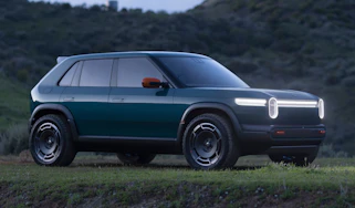 Rivian R3X - front