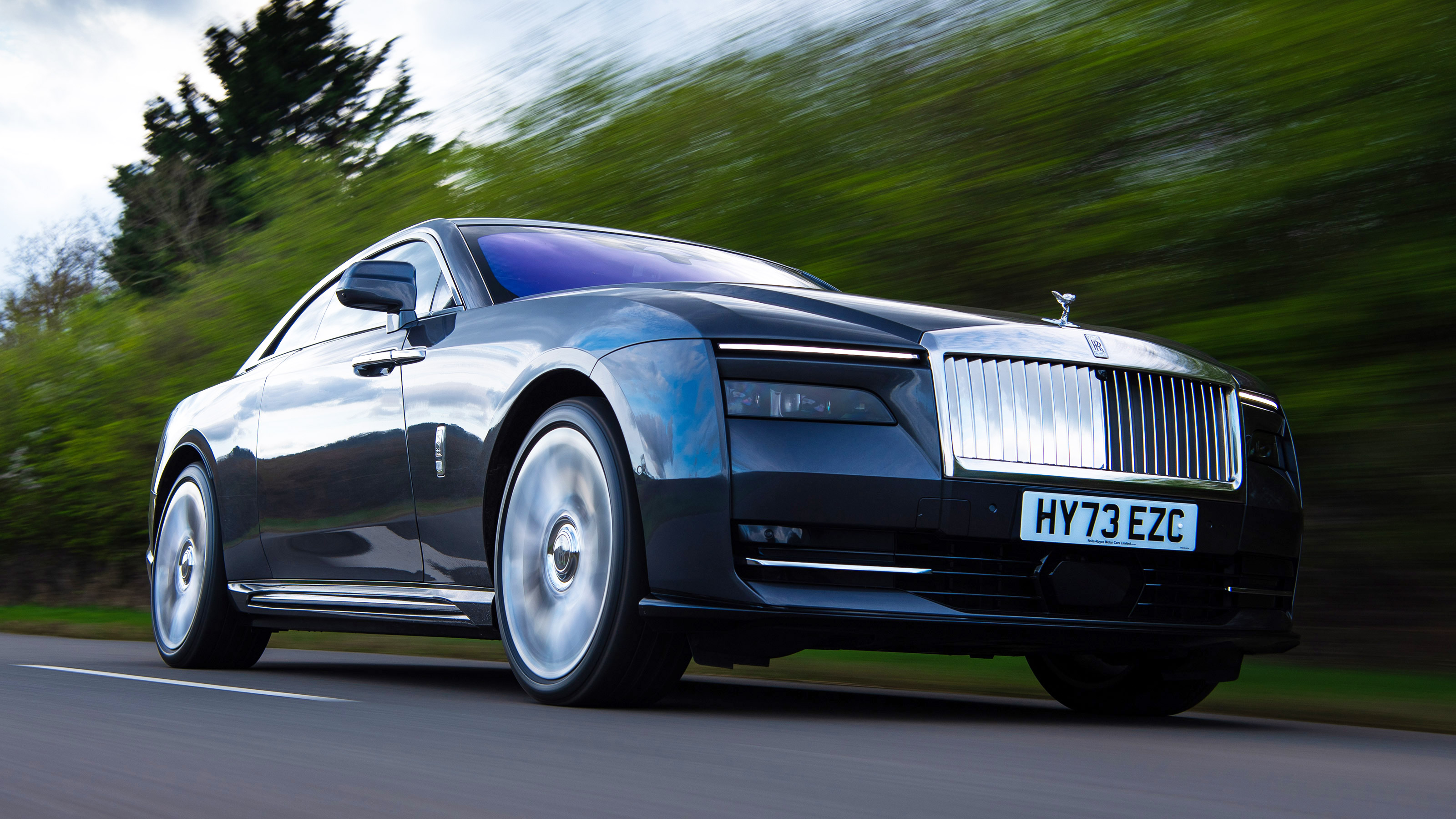 Rolls-Royce Spectre - front