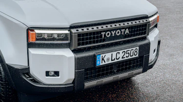 Toyota Land Cruiser - grille