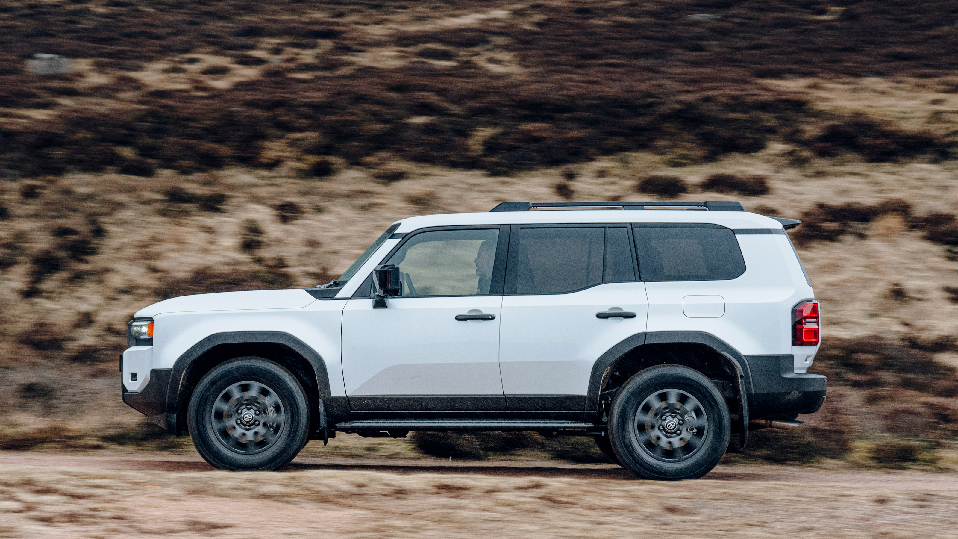 Toyota Land Cruiser - side