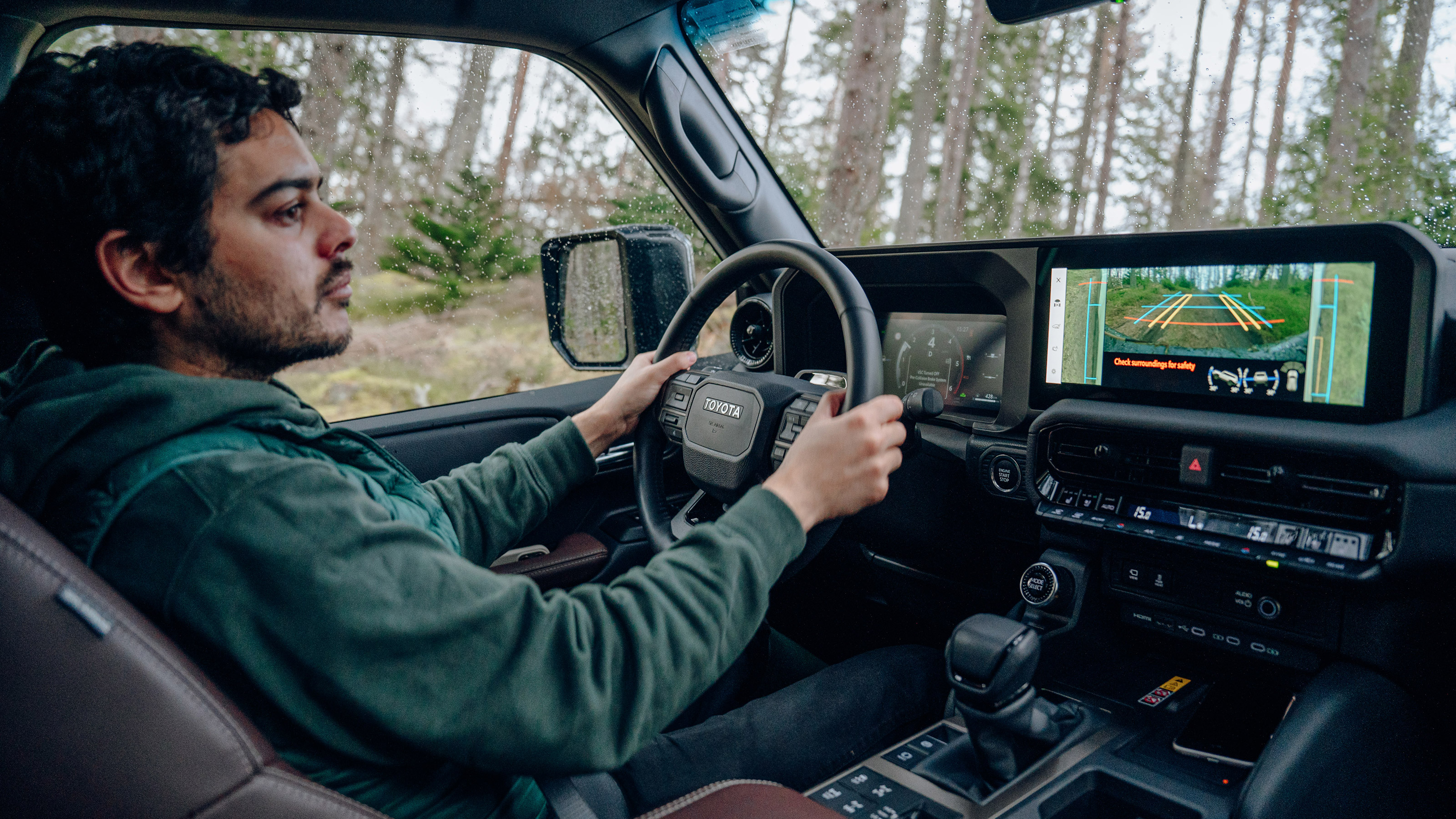 Jordan Katsianis - Toyota Land Cruiser driving