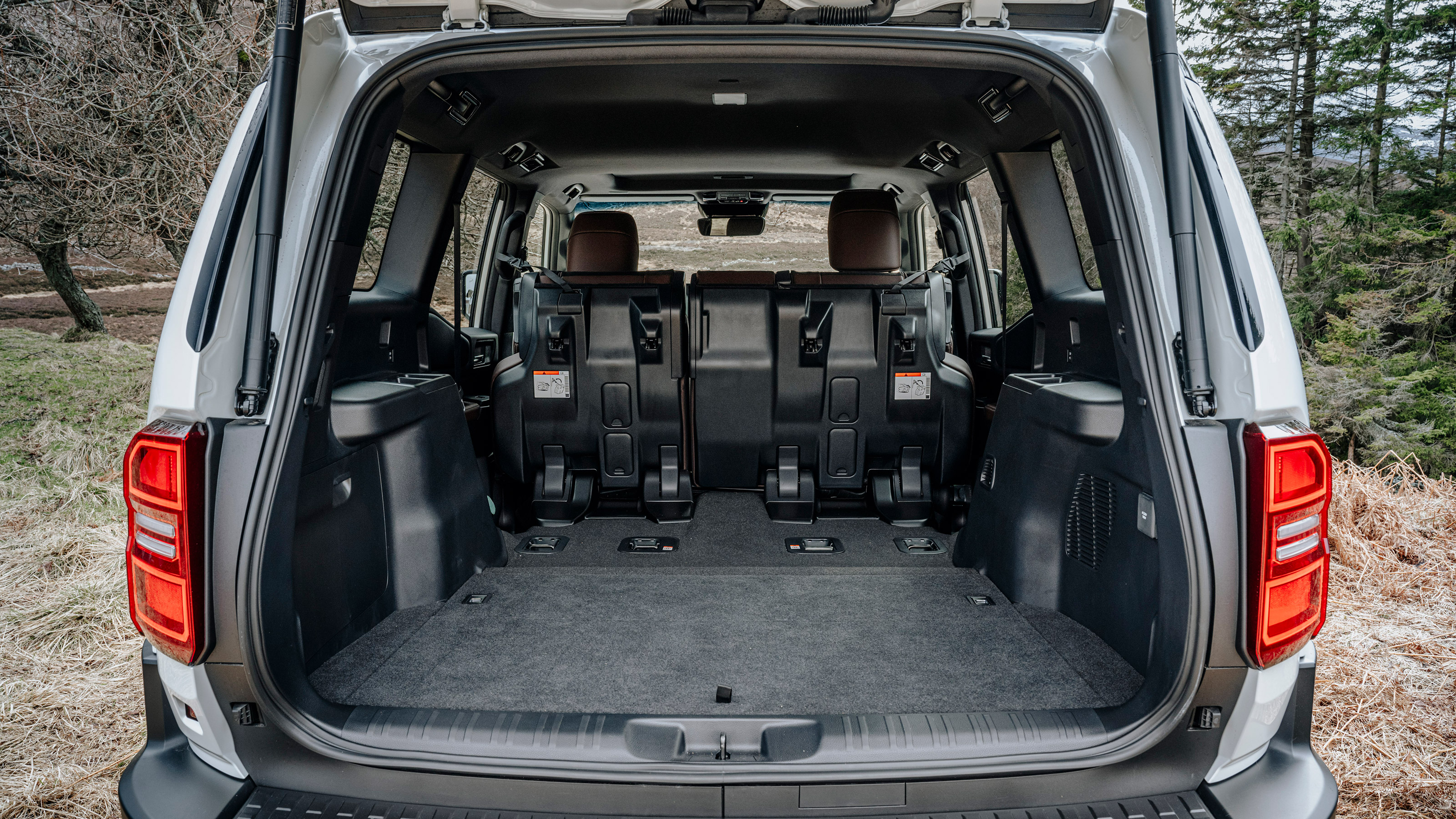 Toyota Land Cruiser - boot seats down