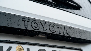 Toyota Land Cruiser - Toyota badge