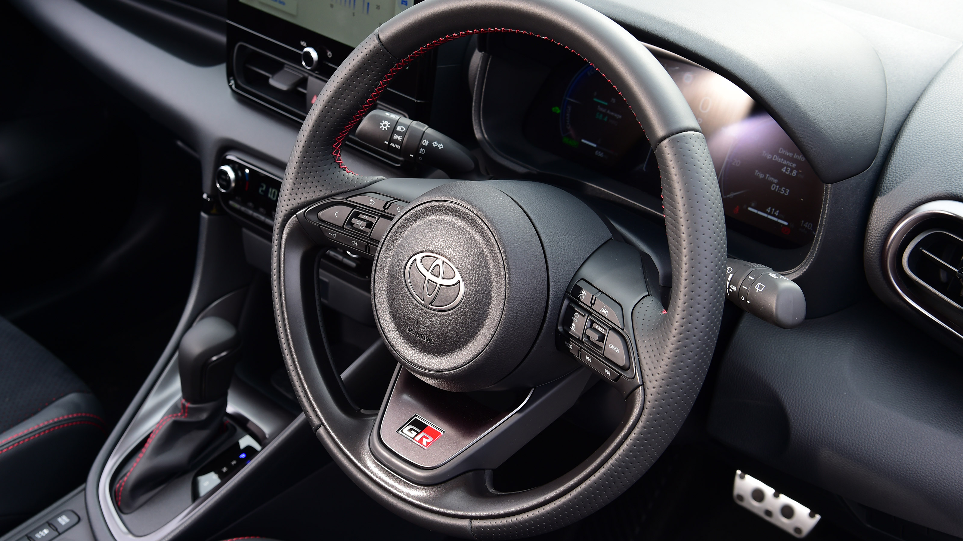 Toyota Yaris GR Sport hybrid - steering wheel