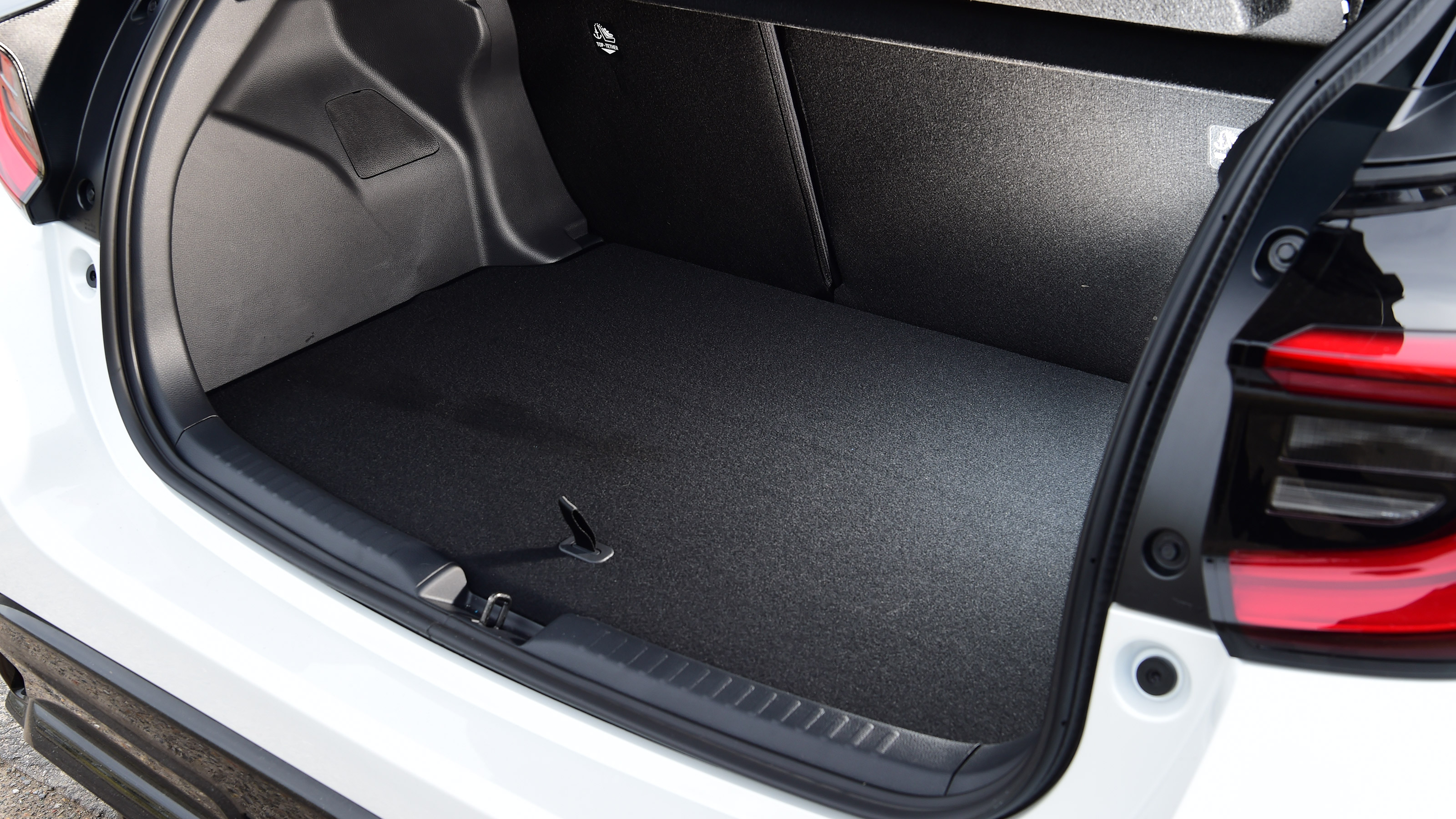 Toyota Yaris GR Sport hybrid - boot