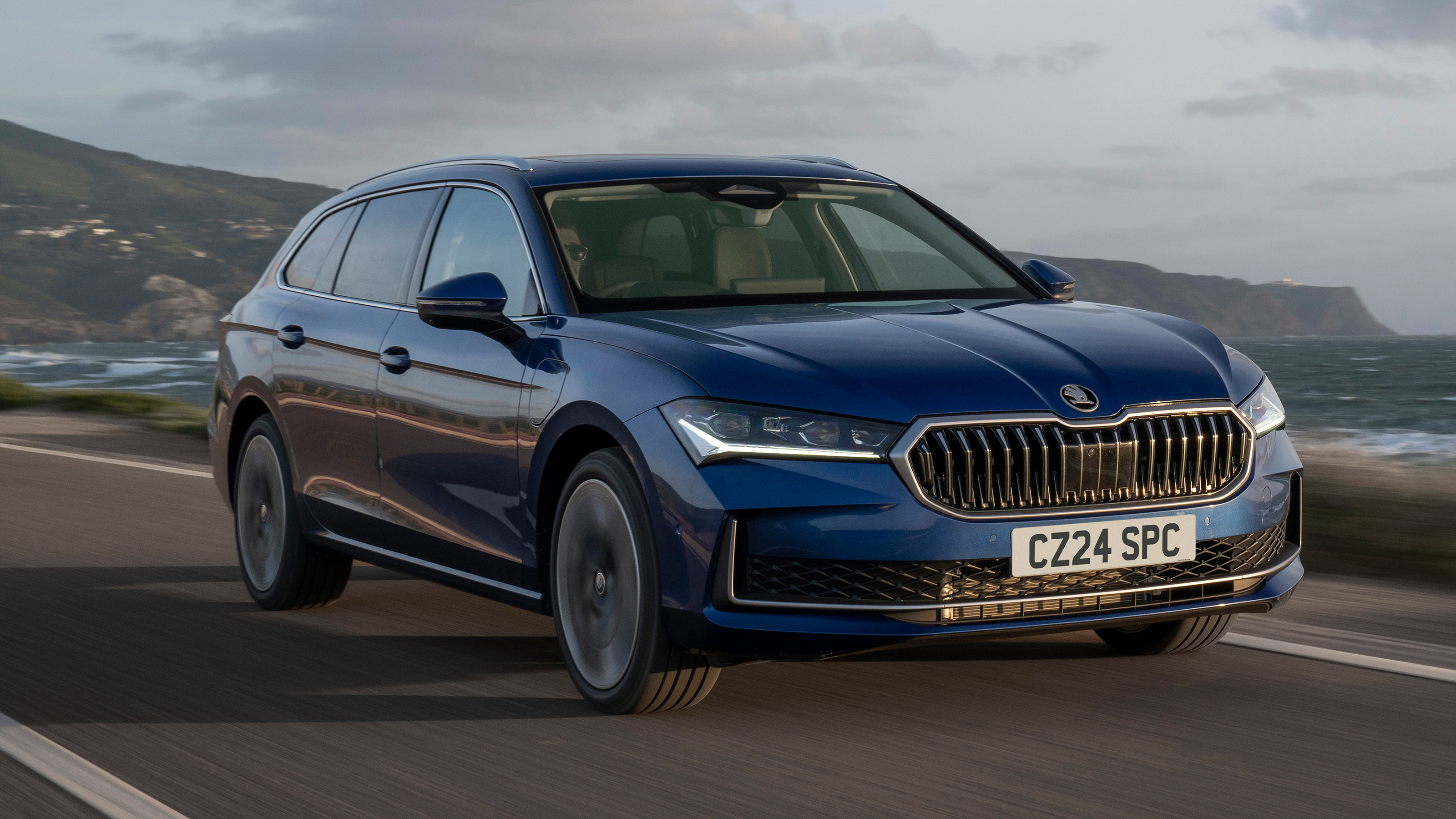 Skoda Superb Estate (Cobalt Blue) - front tracking