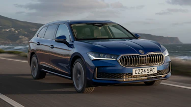 Skoda Superb Estate (Cobalt Blue) - front tracking