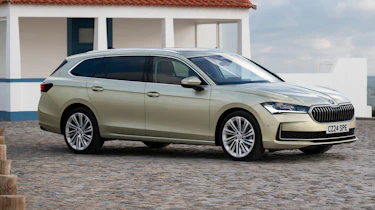 Skoda Superb Estate (Ice Tea Yellow) - front static