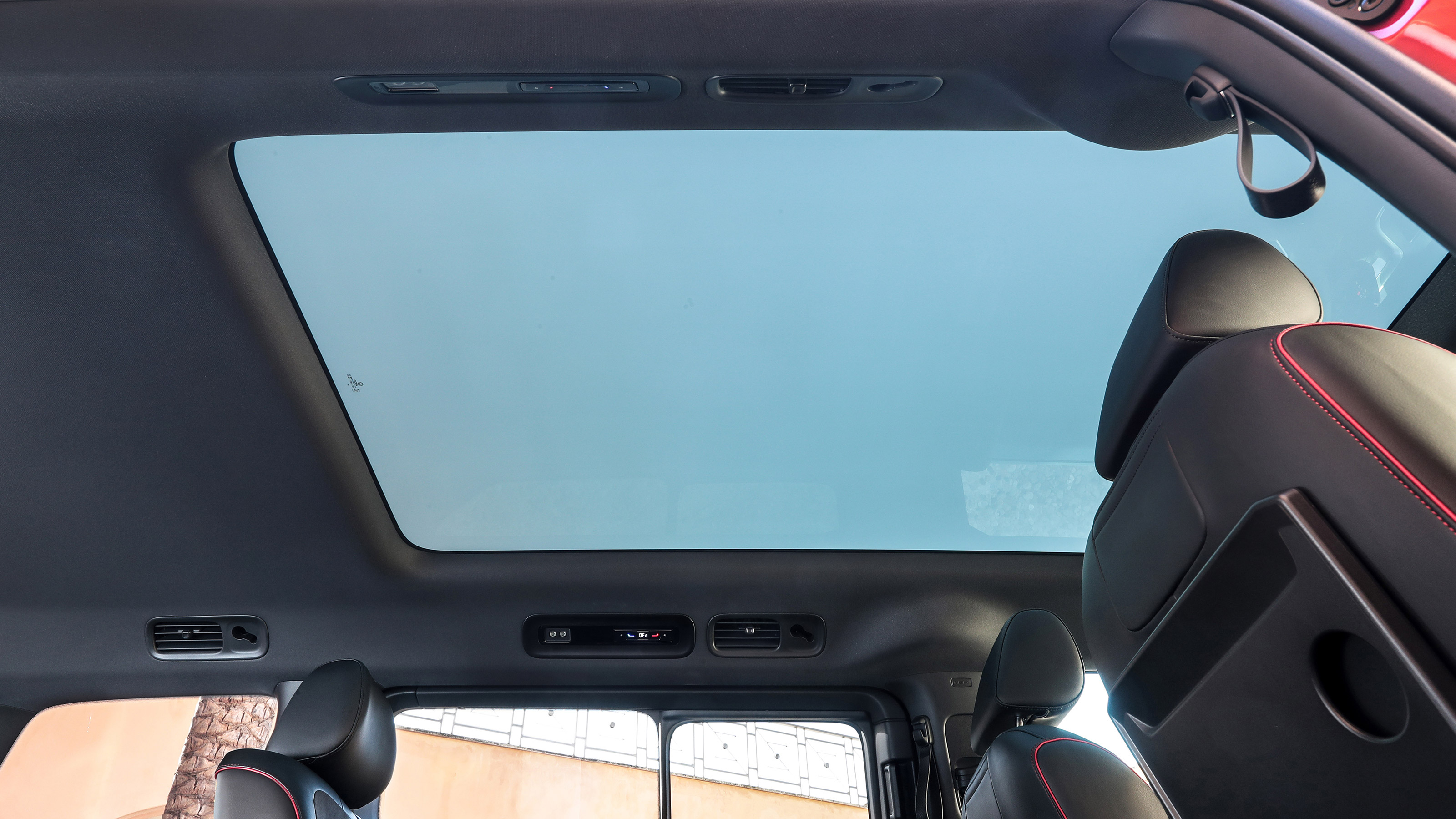 Volkswagen ID. Buzz GTX - panoramic roof