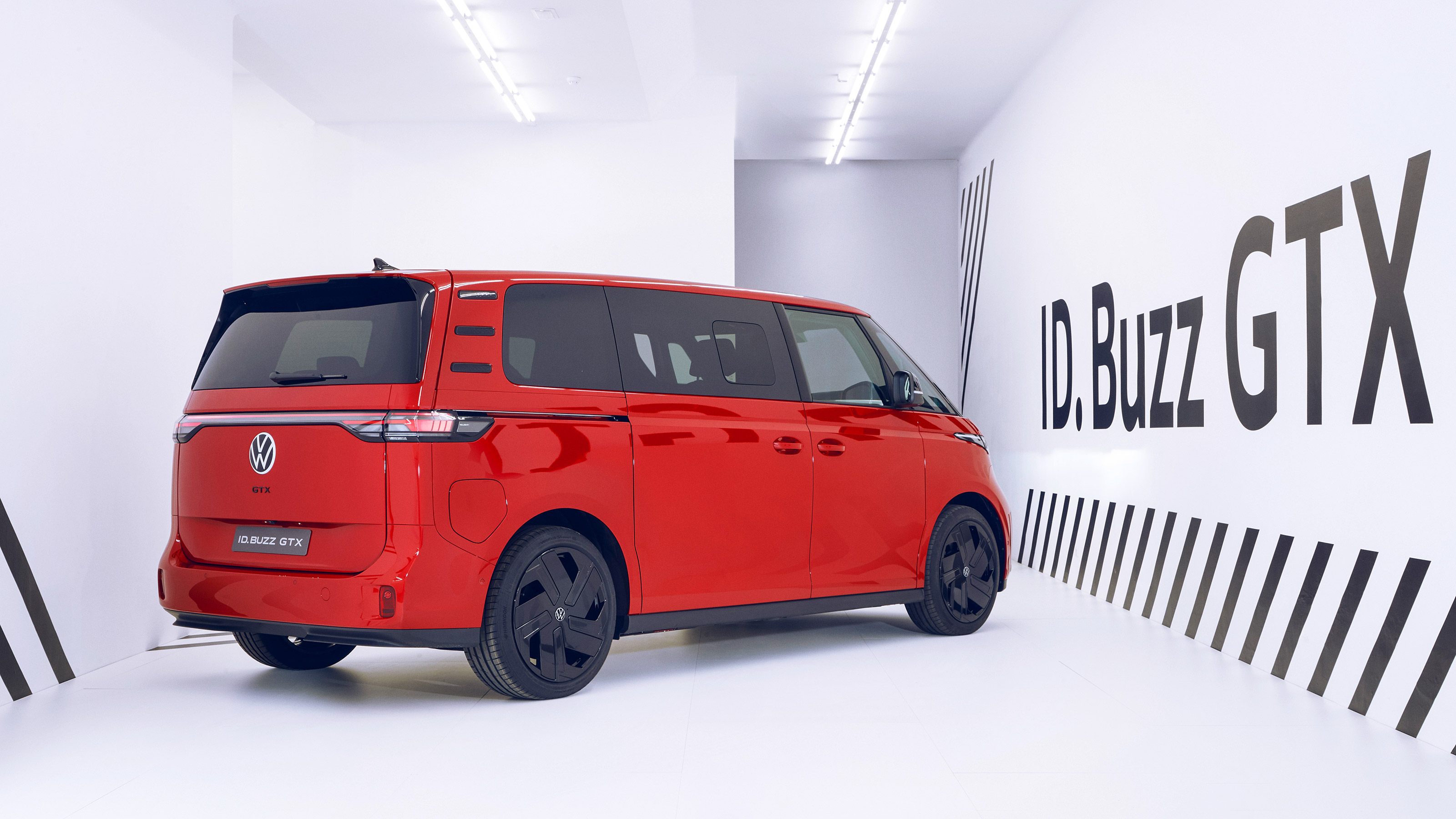 Volkswagen ID. Buzz GTX - rear studio