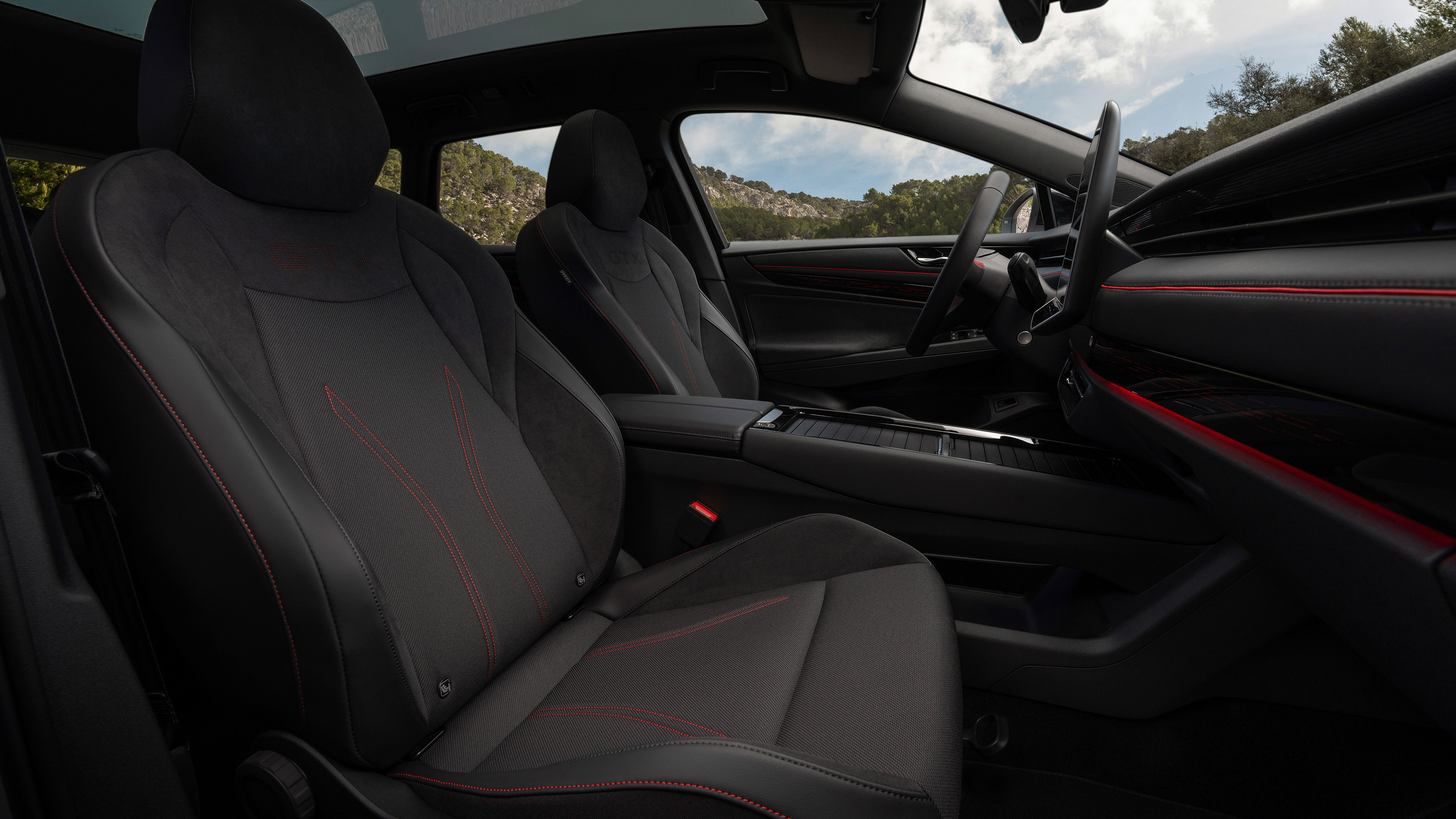 Volkswagen ID7 GTX Tourer - front seats
