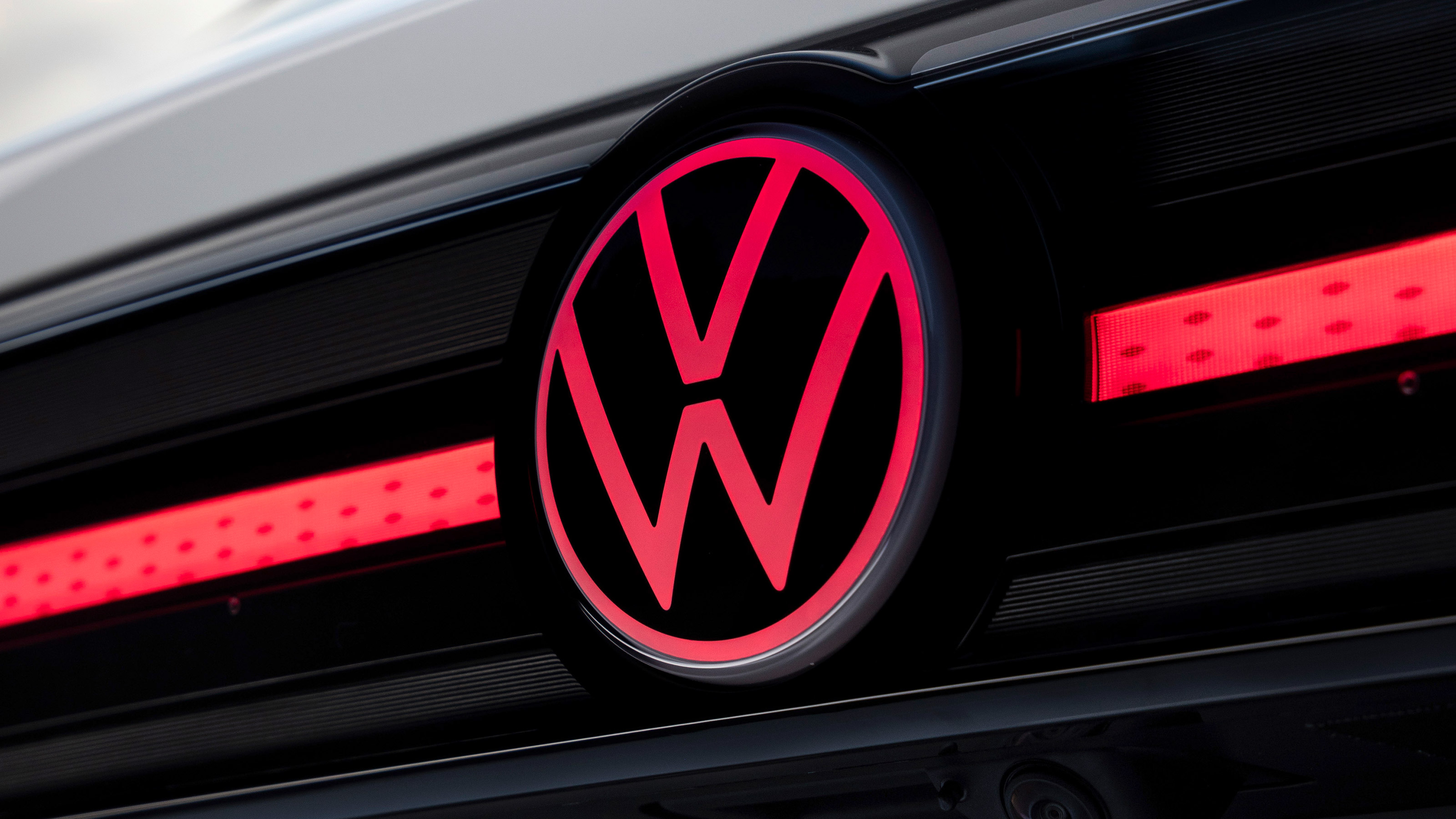 Volkswagen ID7 GTX Tourer - VW badge