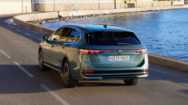 Volkswagen Passat - rear action