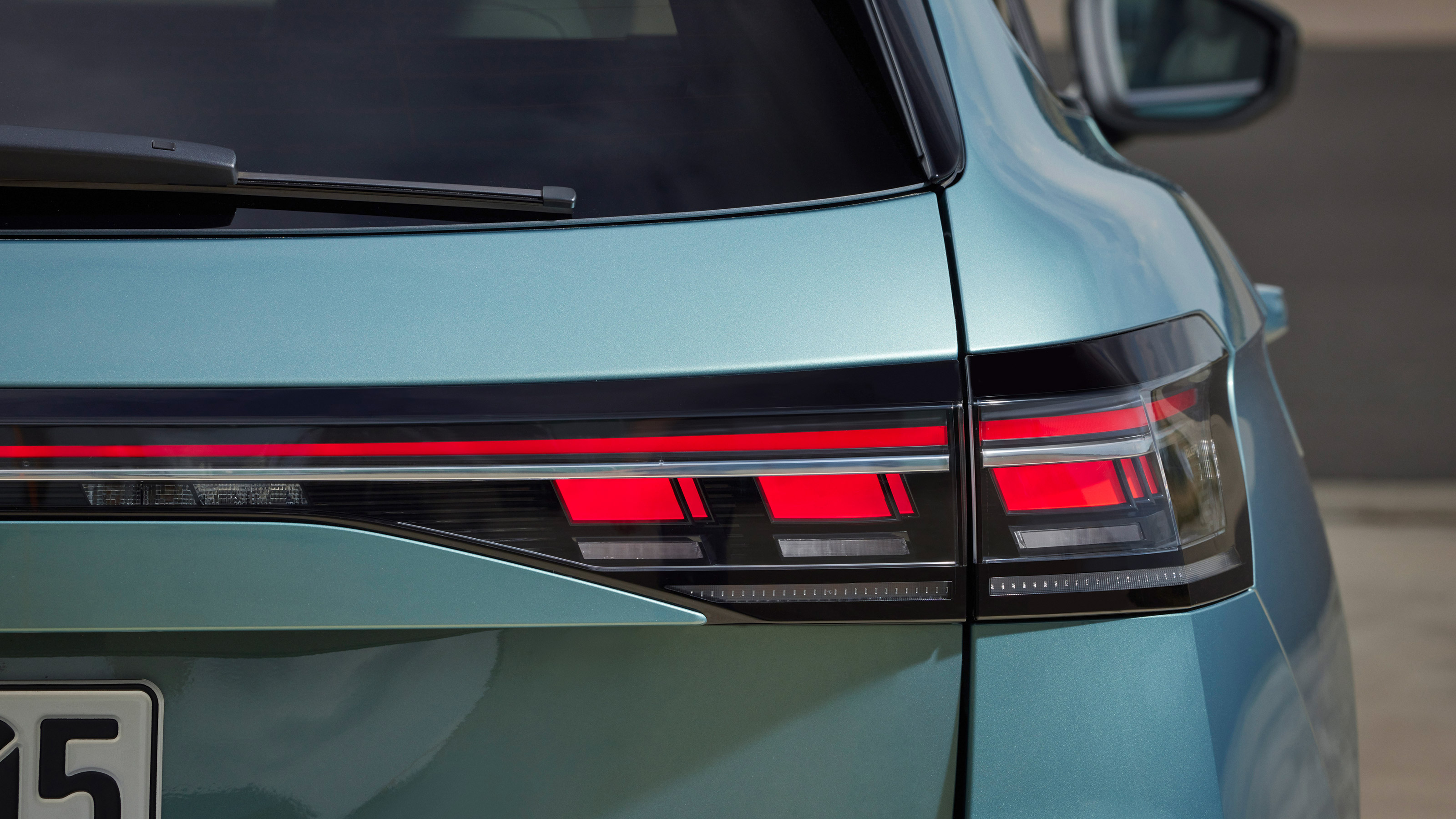 Volkswagen Passat - rear lights