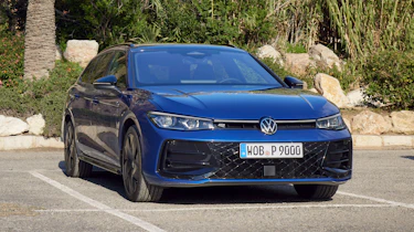 Volkswagen Passat PHEV - front static