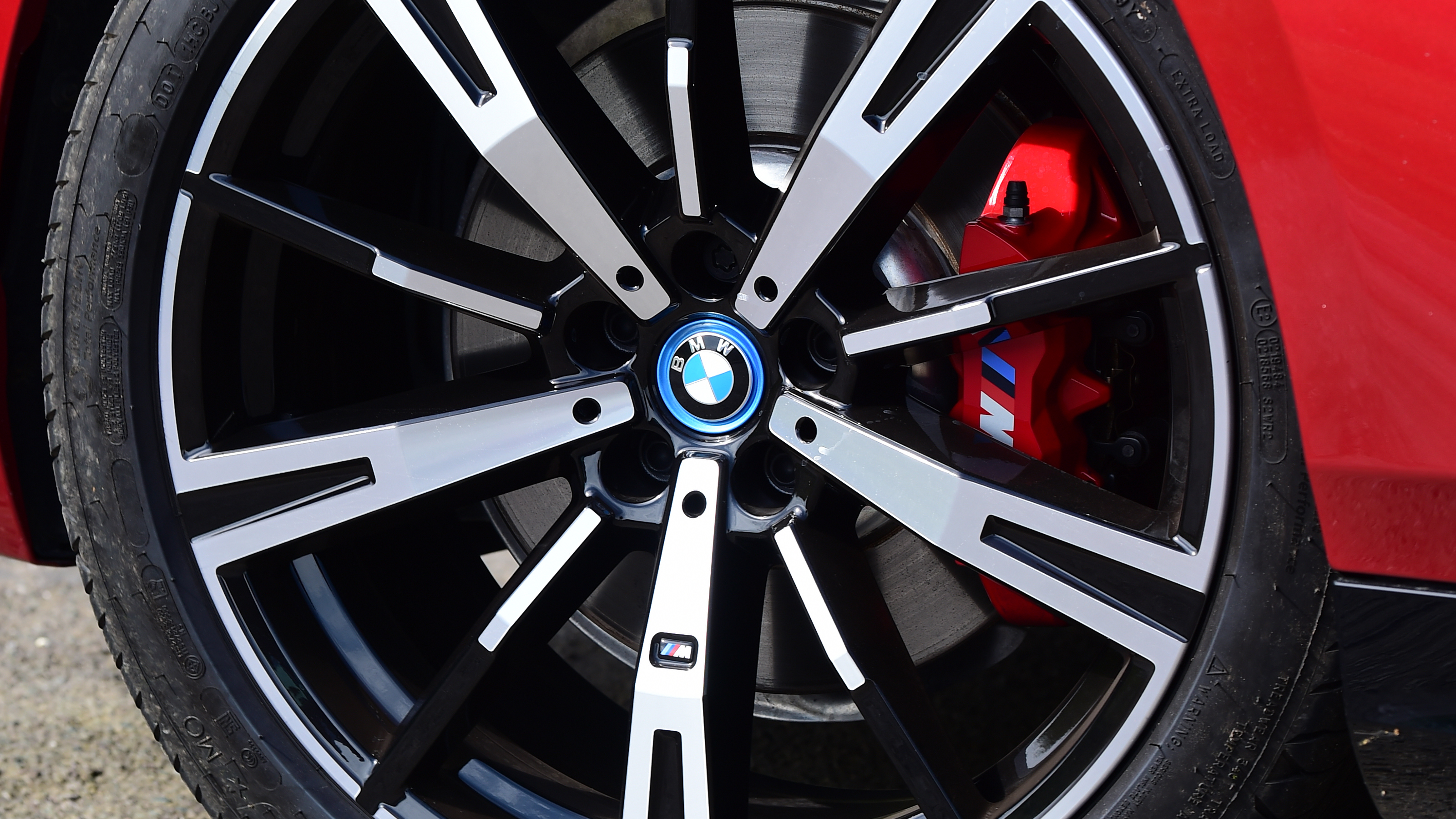 BMW 530e - wheel