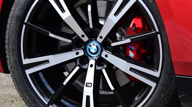 BMW 530e - wheel