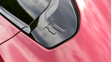 BMW 530e - rear quarter '5' emblem