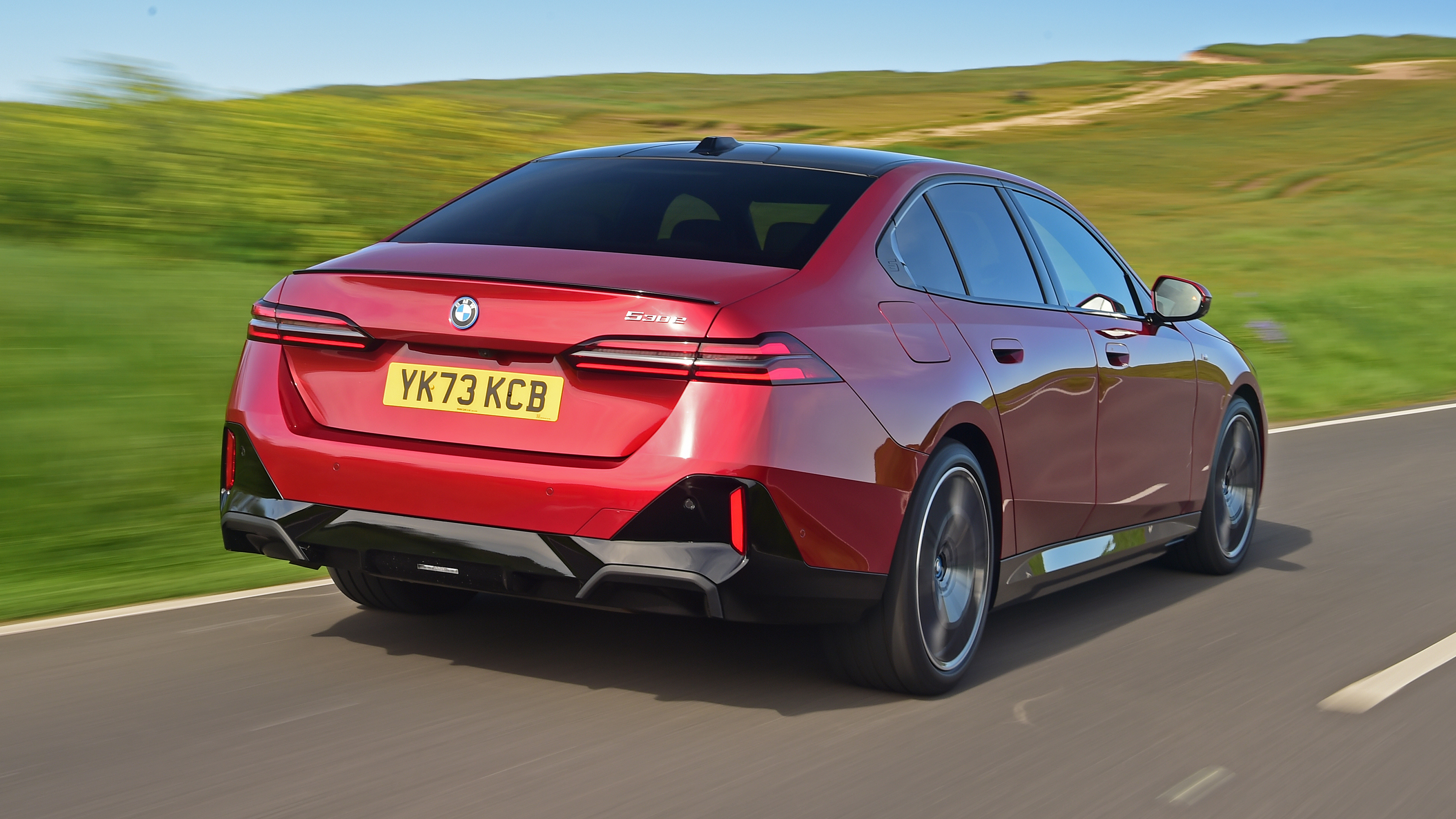 BMW 530e - rear tracking