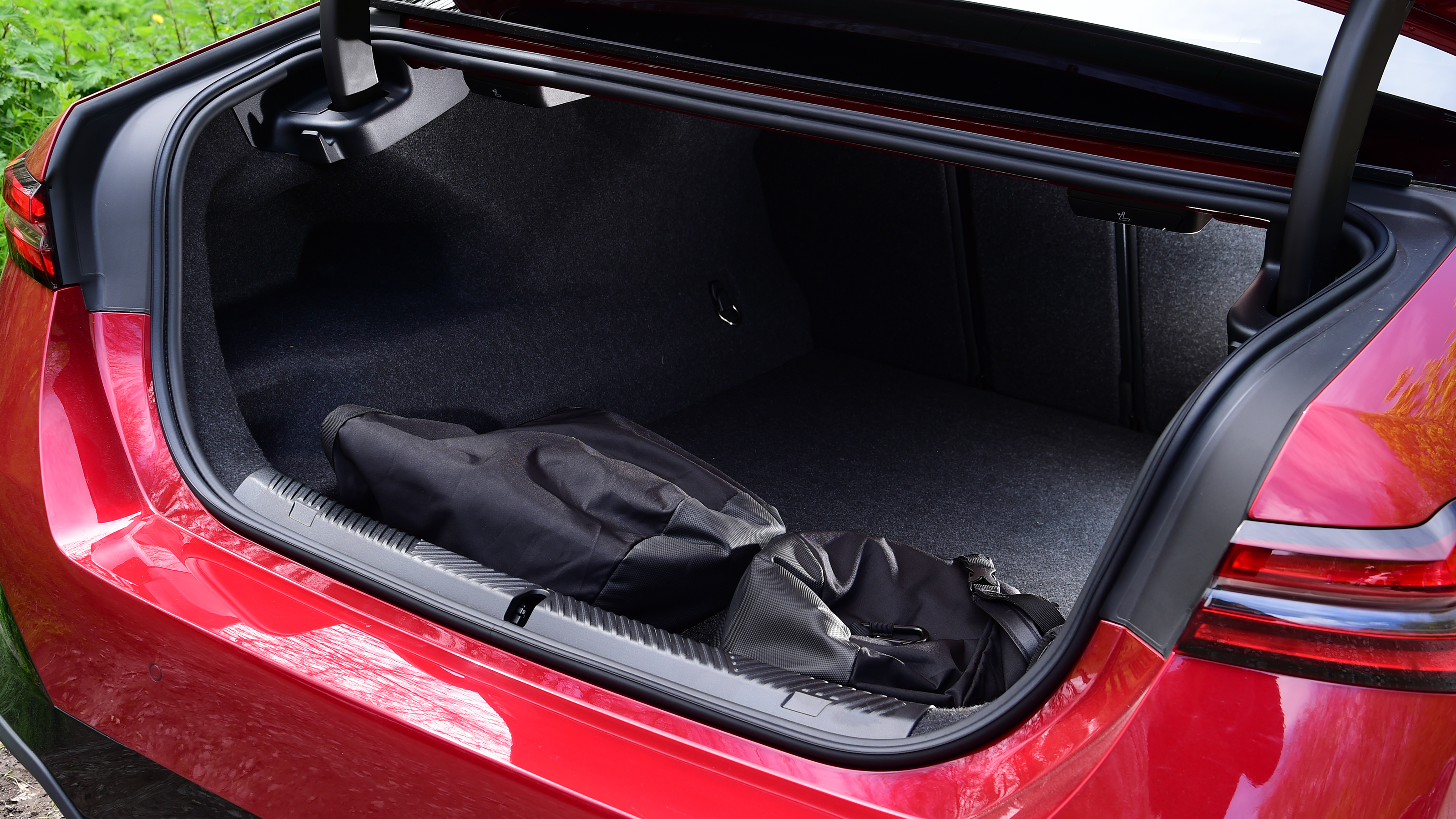 BMW 530e - boot