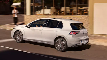 Facelifted Volkswagen Golf - rear tracking