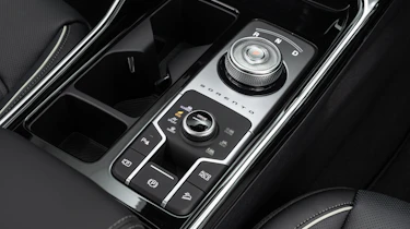 2024 Kia Sorento - gear and drive-mode selectors
