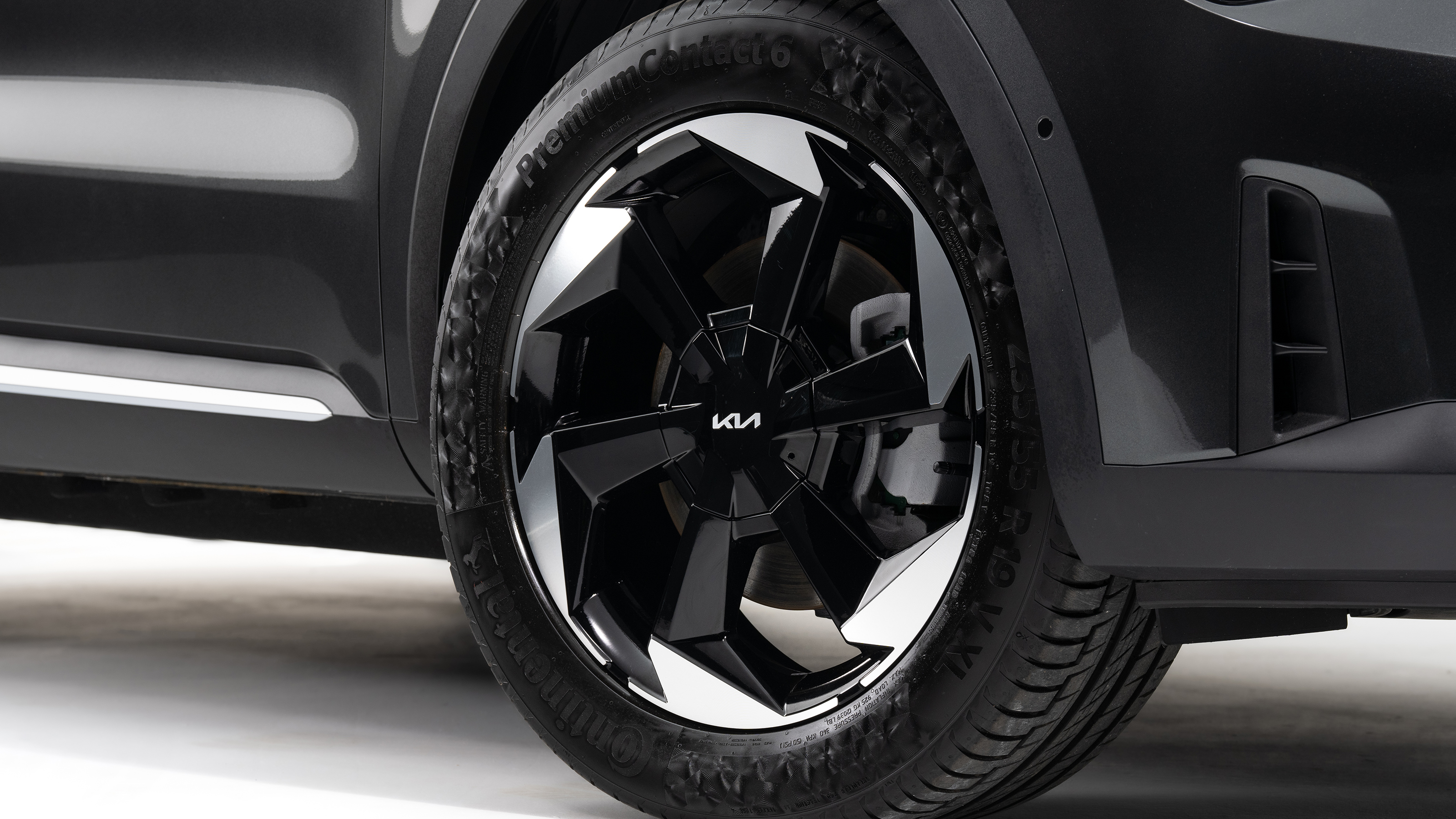 2024 Kia Sorento - wheel