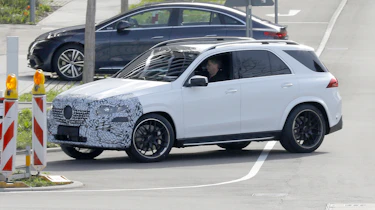 2024 Mercedes GLE (camouflaged) - side