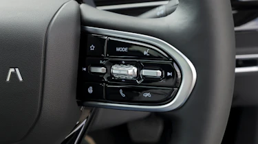 2024 Omoda 5 prototype - controls on the steering wheel