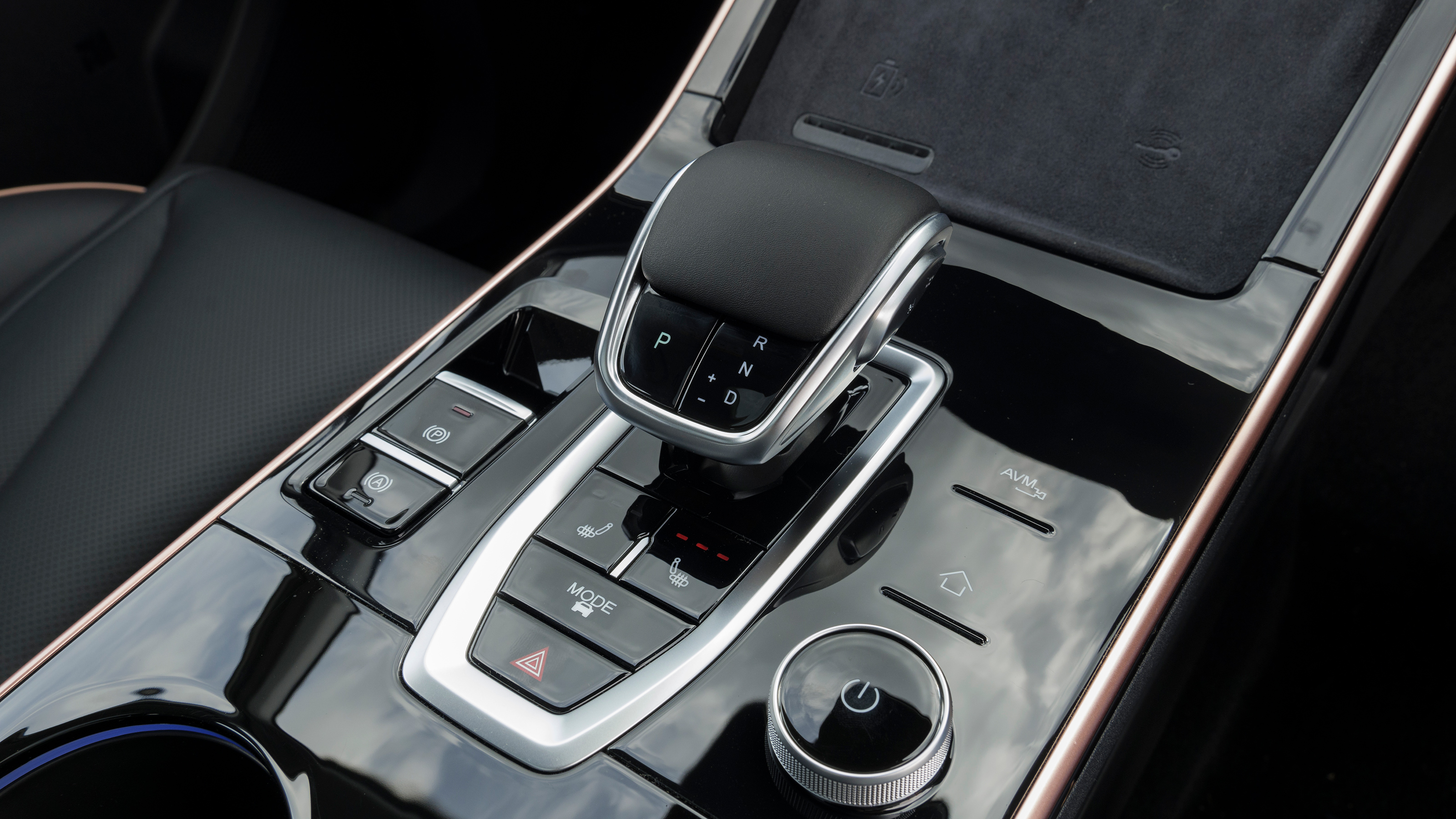 2024 Omoda 5 prototype - centre console 