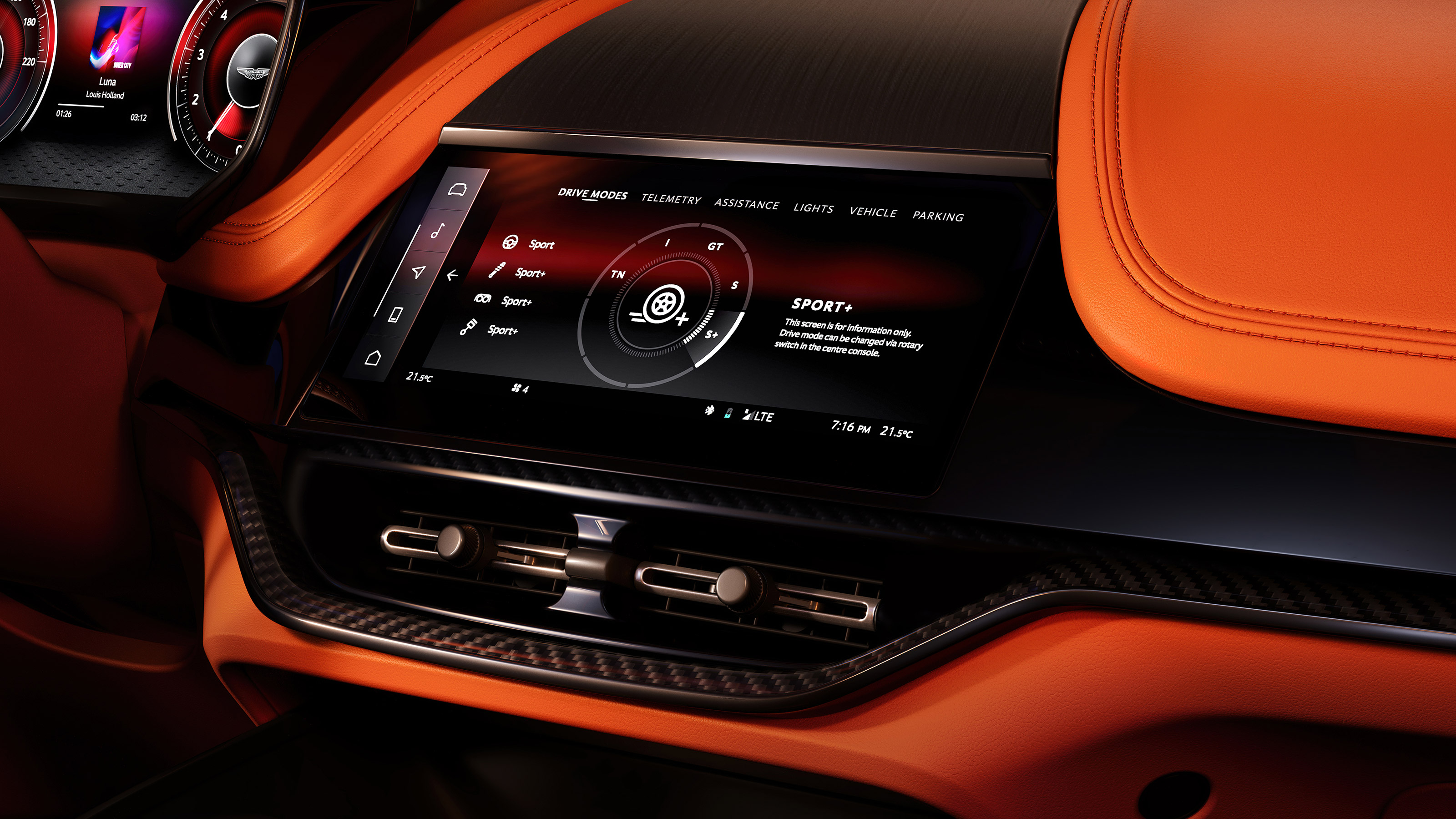 Aston Martin DBX707 - screen