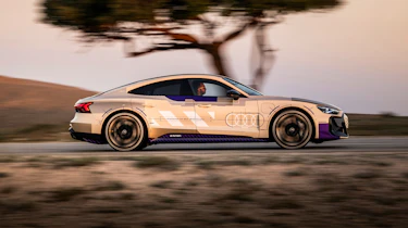 Audi e-tron GT prototype - side action