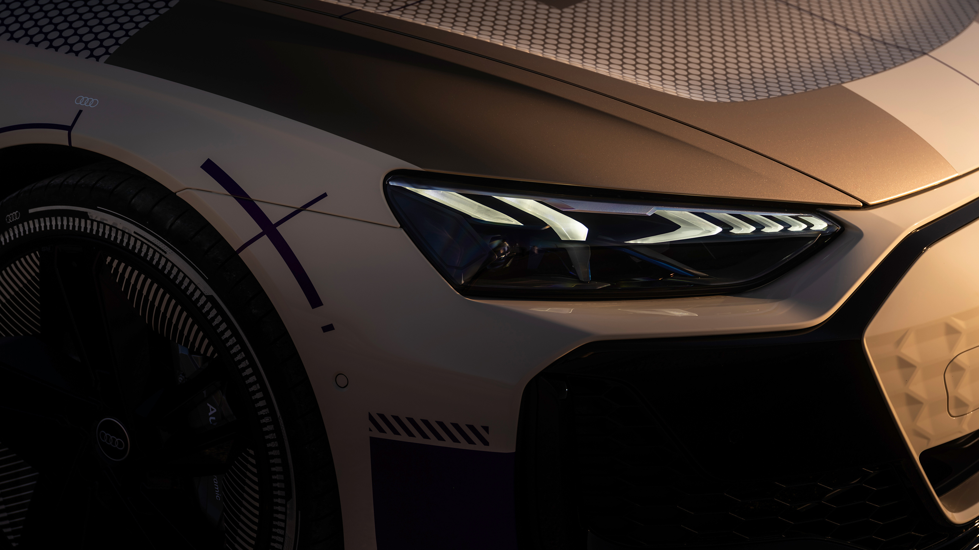 Audi e-tron GT prototype - headlight