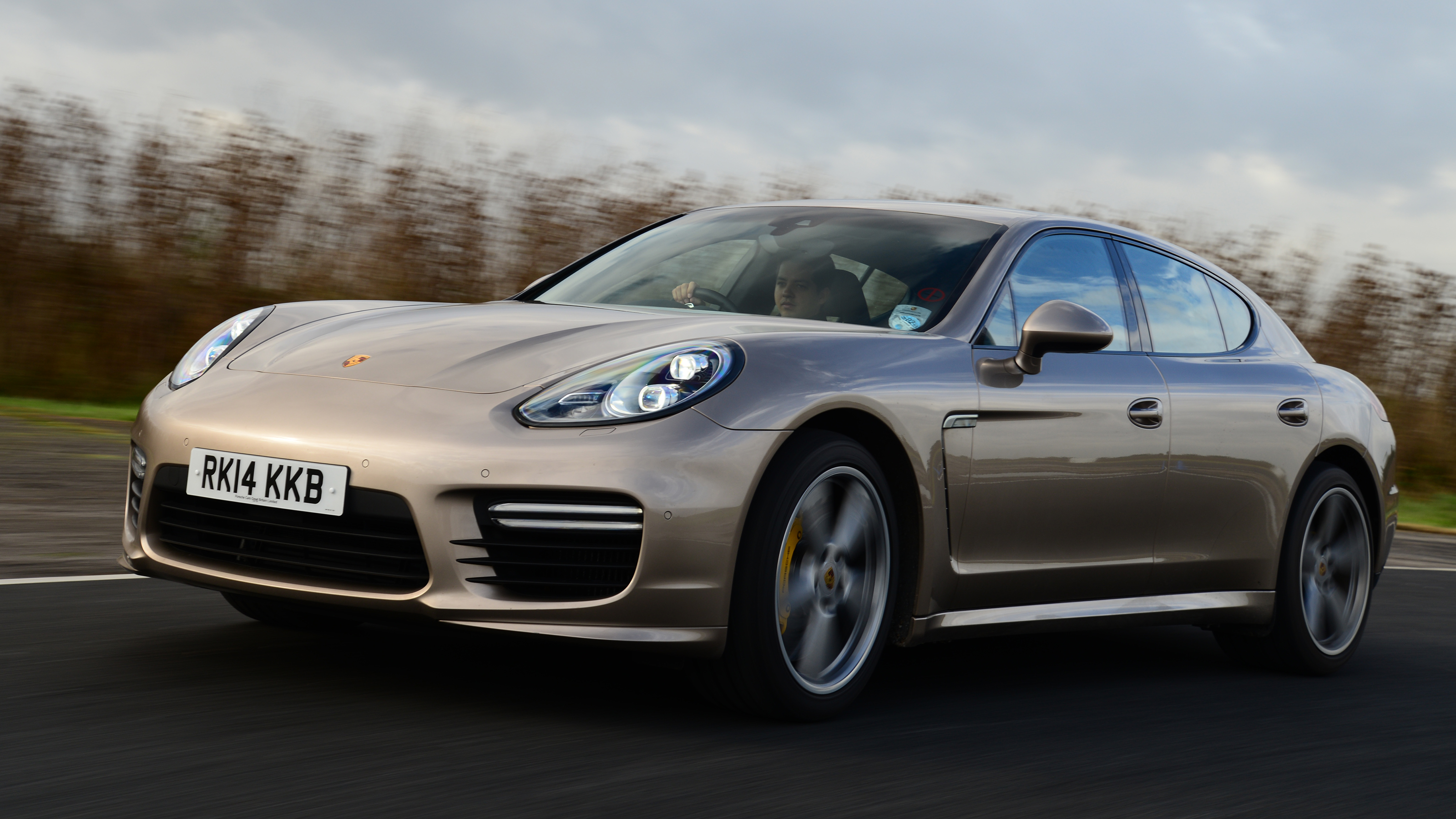 Porsche Panamera - front tracking