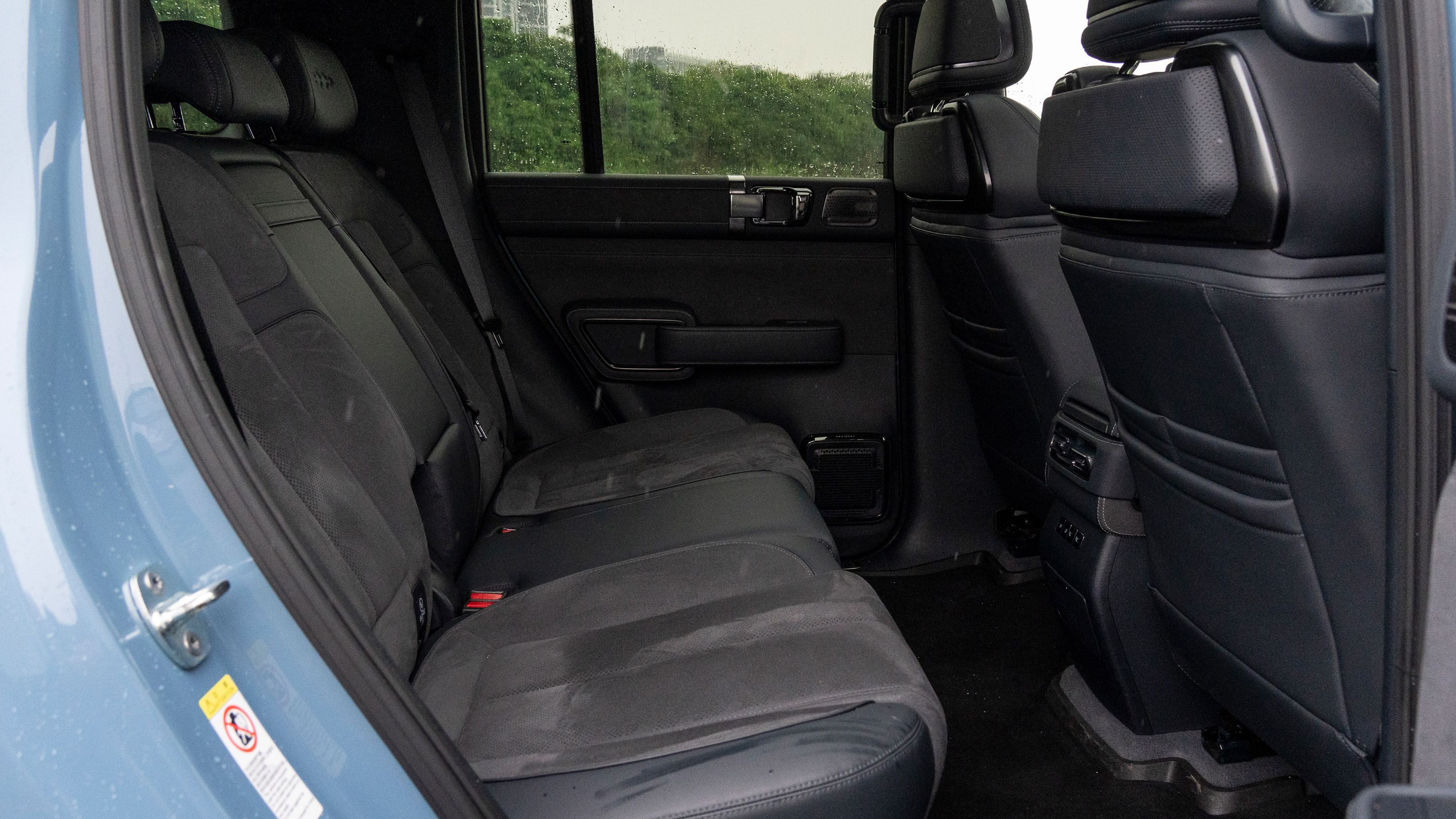 FangChengBao 5 - rear seats