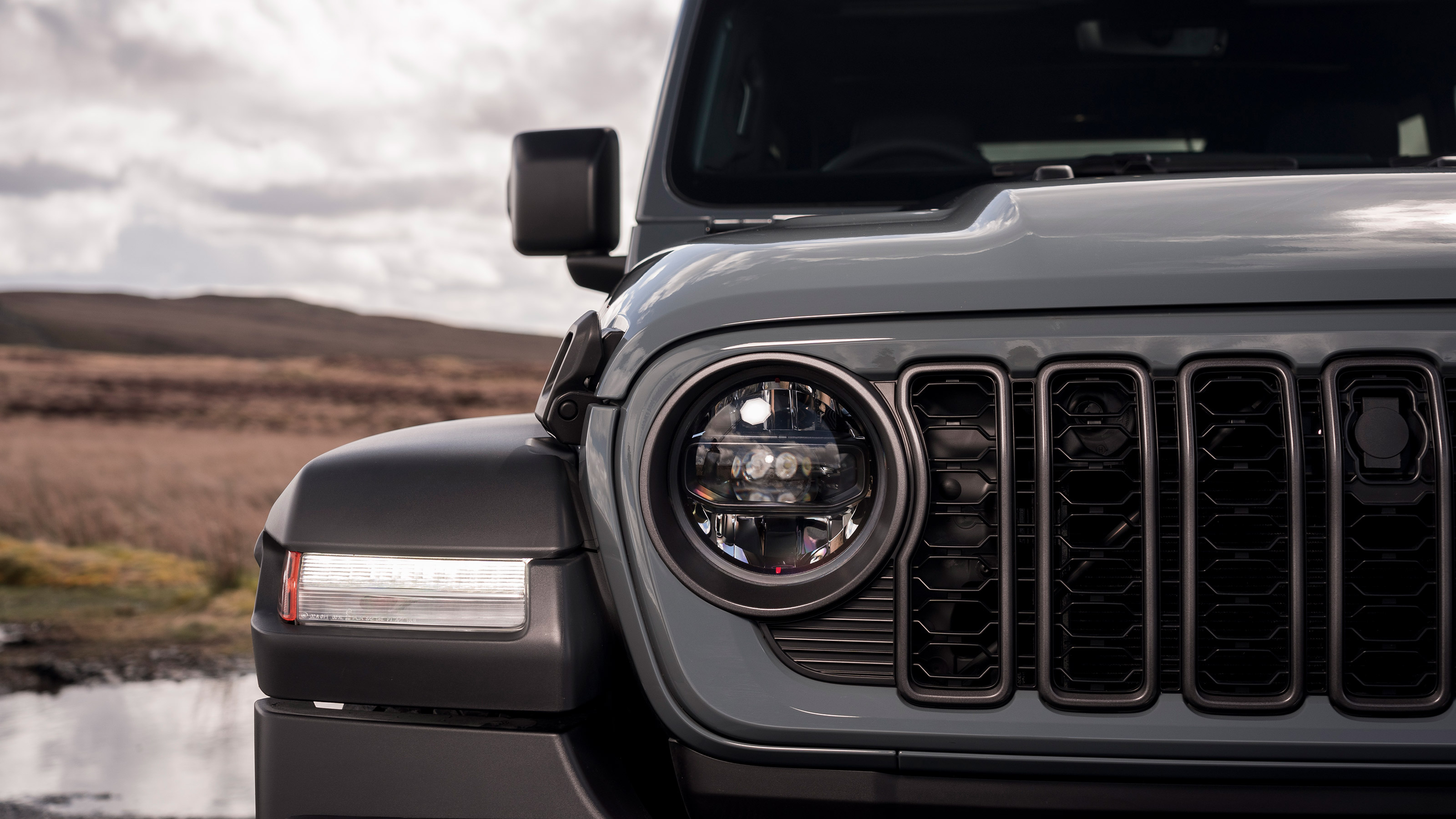 Jeep Wrangler Rubicon - front light