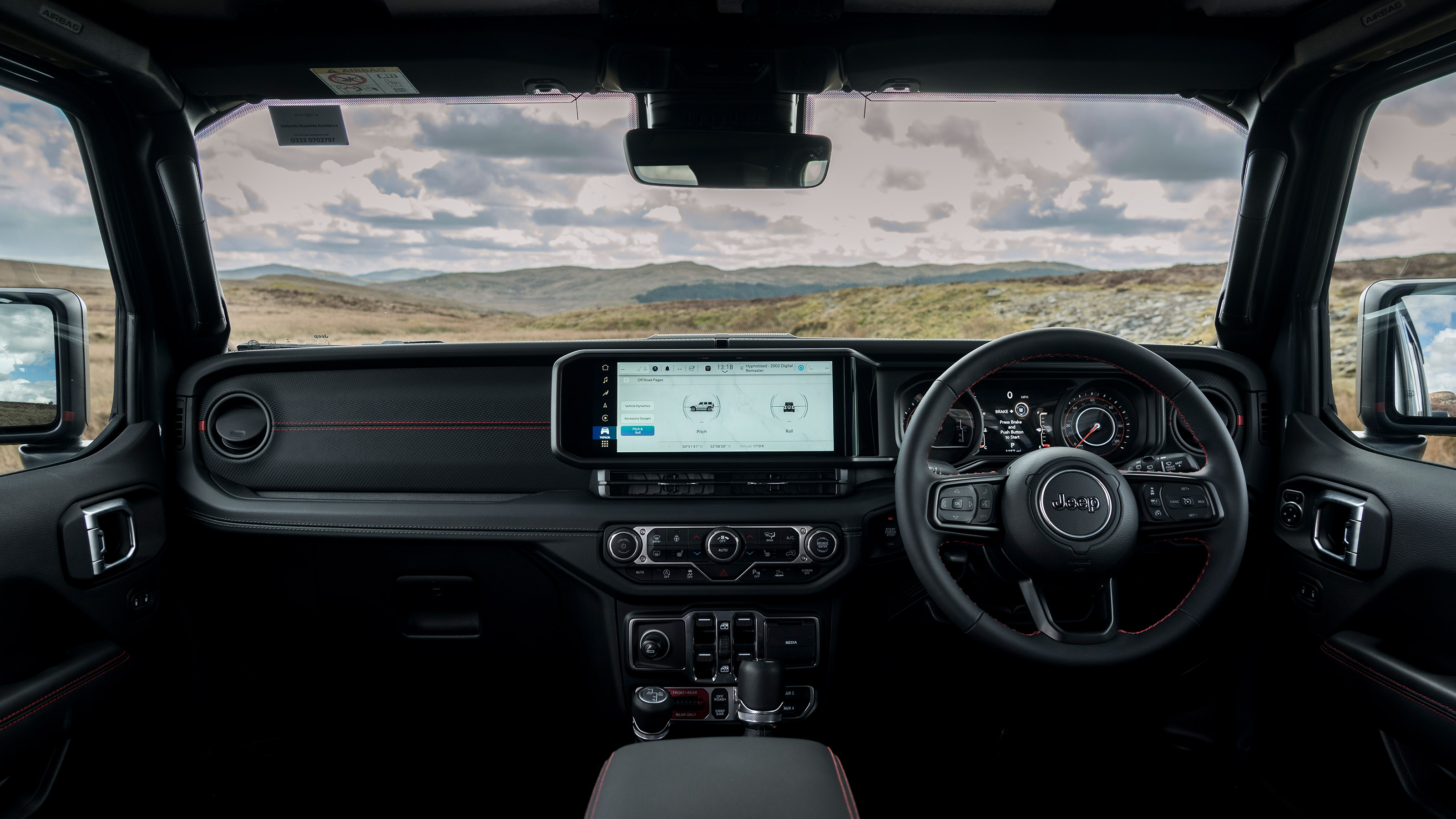 Jeep Wrangler Rubicon - cabin