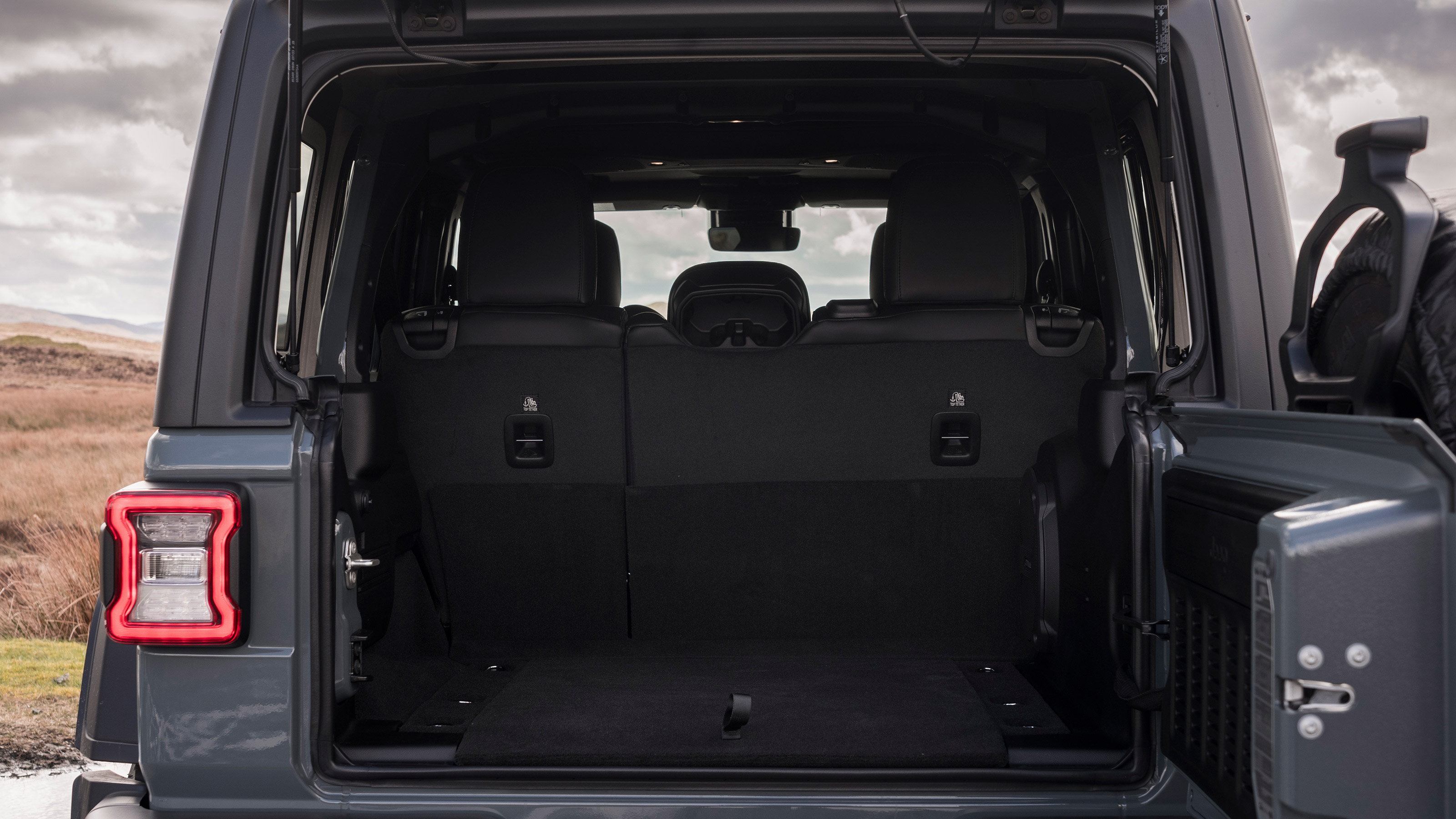 Jeep Wrangler Rubicon - boot
