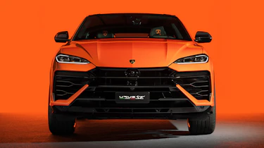 Lamborghini Urus SE - studio full front